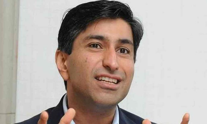 Court issues non-bailable warrant against Ratul Puri