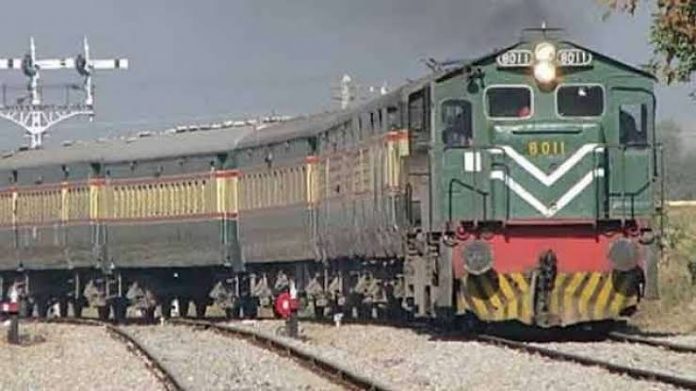 Pakistan bans Samjhauta Express permanently, asks India to send a driver to take the train back