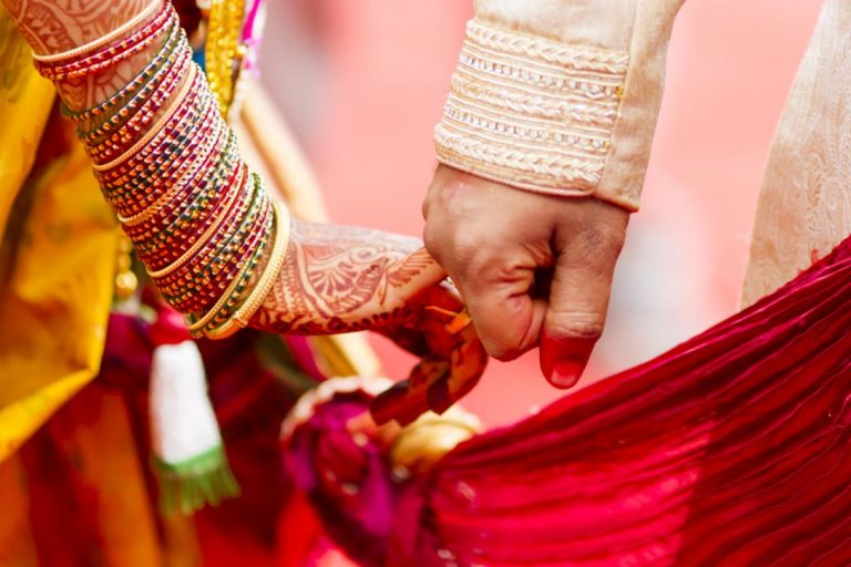 Meerut: Muslim girl converts to Hinduism to marry her lover, accuses relatives of threatening to burn her alive