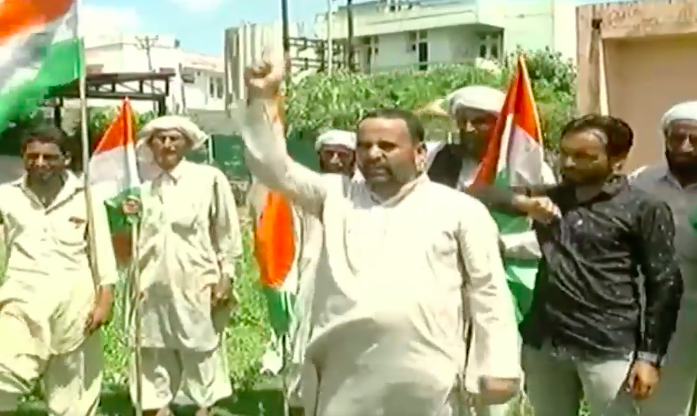 Gujjar community comes out on streets to protest against Pakistan after terrorists kill two civilians in Tral