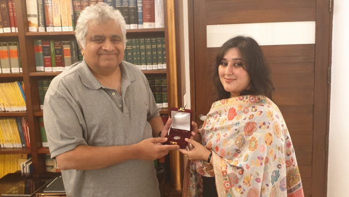 Sushma Swaraj’s daughter Basuri presented Re 1 coin to advocate Harish Salve for defending Kulbhushan Jadhav at the ICJ