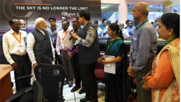“Liberals” rush to spread new lies about Modi’s hug to ISRO chairman after entire India praises PM for his gesture