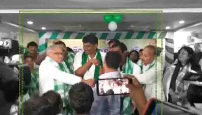 BJD MP Chandrasekhar Sahu caught on camera slapping a party worker
