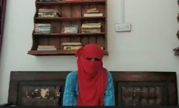 The victim has alleged that Asif had introduced himself to her as Suresh, then had abducted her and had gang-raped her in a hotel