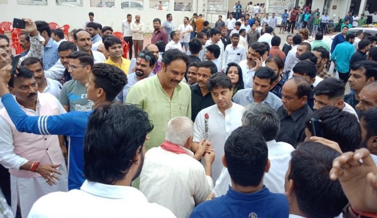 Congress workers get into a fight at Indore, angered Jyotiraditya Scindia leaves event midway