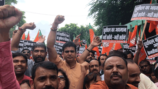 BJP’s Purvanchal Morcha protests outside Kejriwal’s residence over his NRC remarks