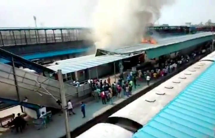 Fire at New Delhi Railway Station, passengers evacuated safely