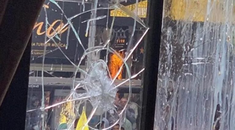 London: Pakistani mob led by British Labour MP attacks Indian High Commission, smash windows