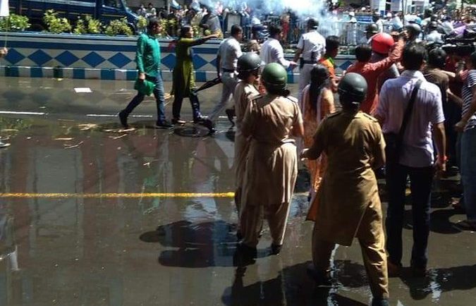 Kolkata: Violence erupts at BJYM’s protest over high power tariffs, party worker severely injured by police high-handedness