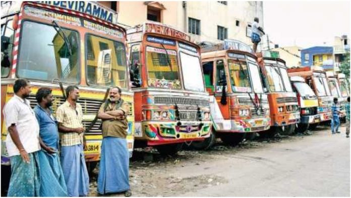 Lungi-vest clad truck drivers in UP will now be fined Rs 2000