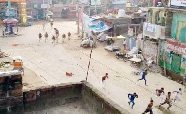 Bihar: Stones pelted from mosque during Durga idol immersion in Jehanabad, 14 people injured