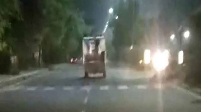 Cow smugglers open fire at Bajrang Dal members chasing them