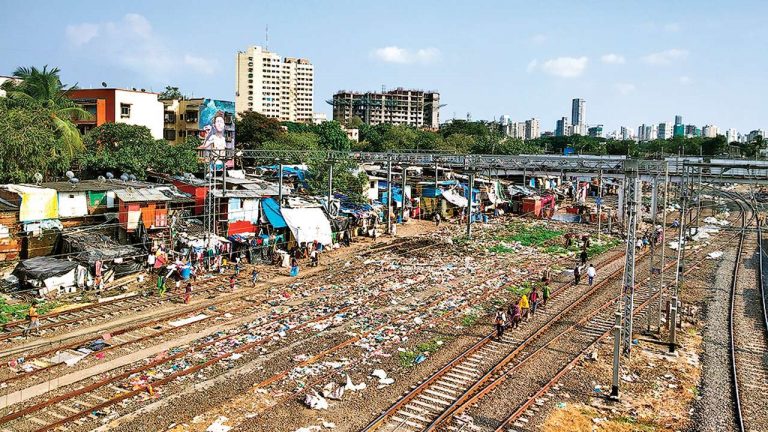 Mumbai: Indian Railways deploy RPF personnel to dissuade people from defecating and throwing garbage on railway tracks