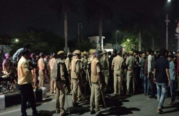 AMU students create ruckus inside campus after a student’s alleged suicide, attack Aligarh SP
