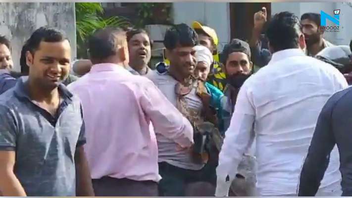 Rajasthan: BSP workers blacken faces of their leaders, garland them with shoes and parade them on donkey, Mayawati blames Congress