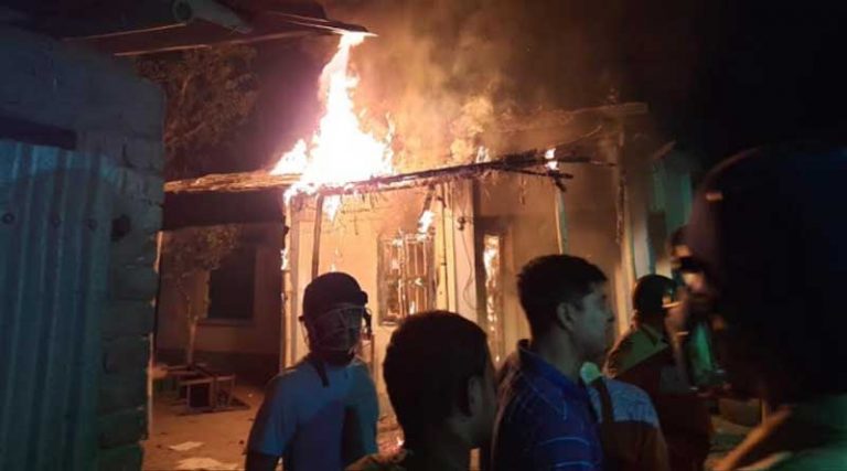 West Bengal: Four policemen injured as mob sets police outpost on fire after Ainul Khan allegedly died in police custody