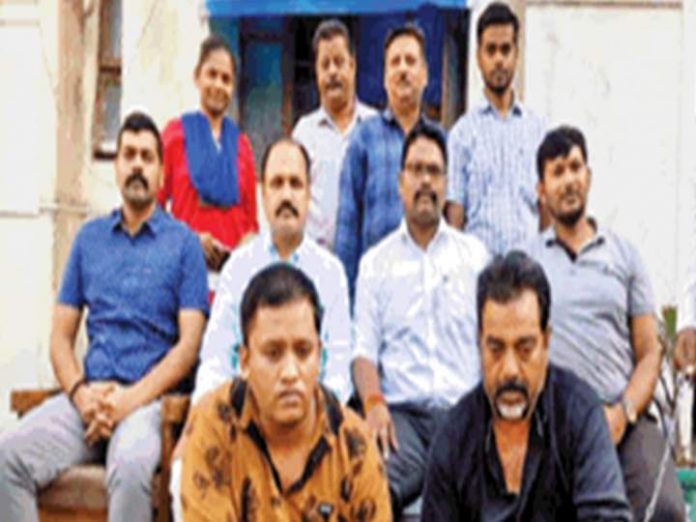 Madhya Pradesh police arrest one Dilshad and Alok Kumar for duping women promising them government jobs