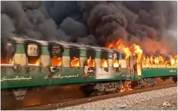 tezgam express fire Pakistan