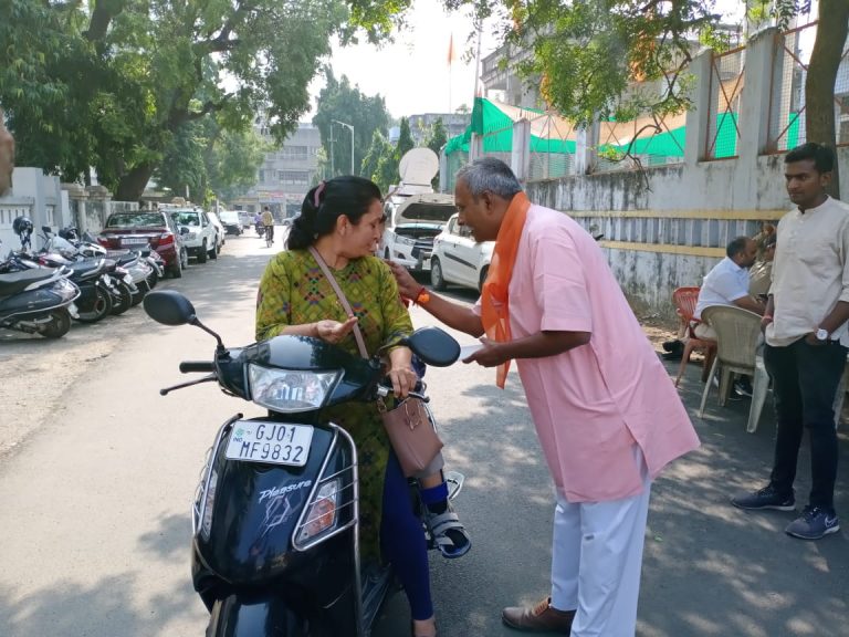 Gujarat: Sweets distributed outside VHP headquarters after SC clears deck for Ram Mandir on Ram Janmabhoomi