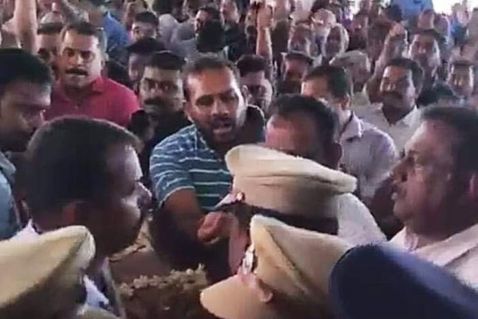 Two christian factions in Kerala fight over possession of Churches, believers suffer