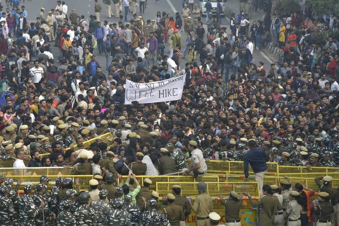 JNUSU protests against the implementation of Draft Hostel Manual