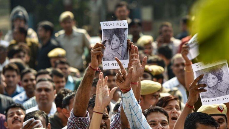 Here is why Delhi policemen chanted ‘Humara CP kaisa ho? Kiran Bedi jaisa ho’ at the protests at Police headquarters