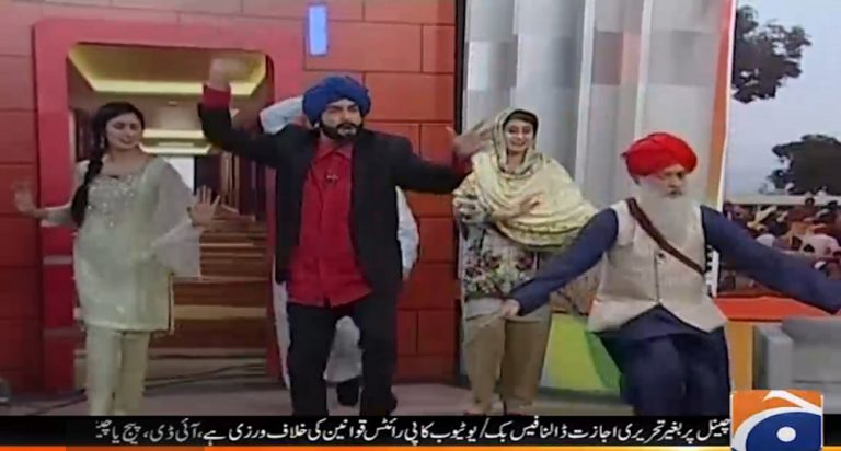 Pakistani channel insults Sikhs by showing them dancing like jokers for opening of Kartarpur Corridor