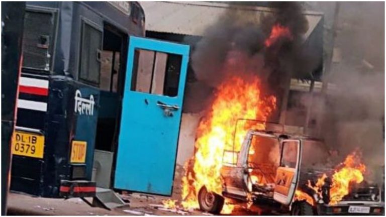 Watch: Lawyers at Delhi’s Tis Hazari court take law into their own hands, beat up Delhi Policemen