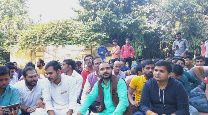 We perform Purohit Karm, we do not want Sanatan Dharma studies get influenced by Islam or Christianity: Protesting students at BHU