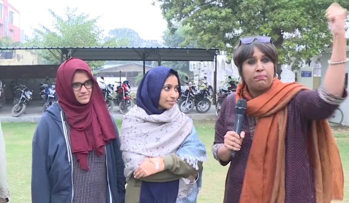 Barkha Dutt with Jamia sheroes