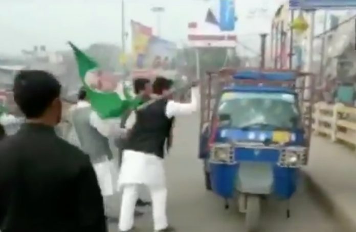 Anti-CAA Bandh: RJD workers vandalise Autorickshaws in Bihar