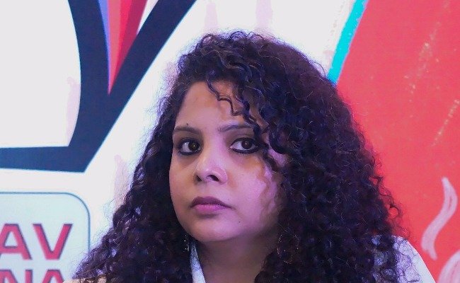 Rana Ayyub accuses UP cops of Islamophobia after anti-CAA Muslim rioters die in police efforts to stop violence by Muslim mob