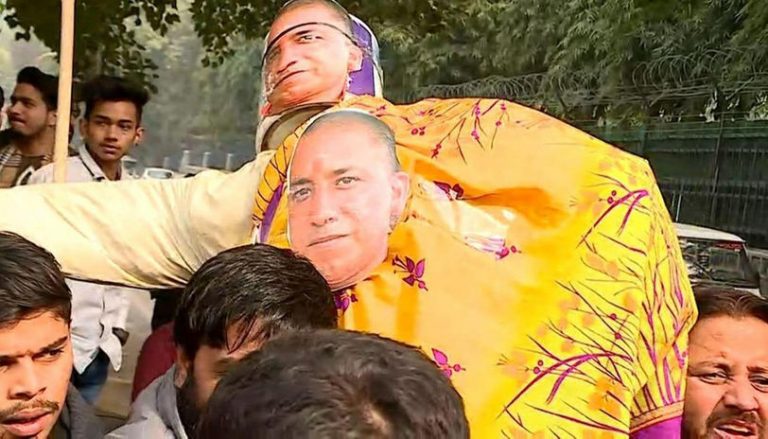 Sexist protest by Congress: Youth Wing attempts to burn Yogi Adityanath’s effigies clad in Saree and bangles, detained by Police