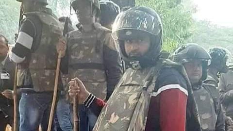 Viral image of man donning anti-riot gear is not of an RSS member but an AATS cop: Delhi Police