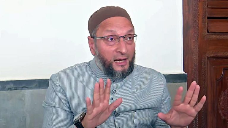 ‘Liberals’ who have suddenly discovered their love for Ahmadiyyas were silent when Asaduddin Owaisi was oppressing them