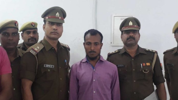 Naziruddin, the criminal behind the brutal triple murder and rape in Mubarakpur was finally arrested by Azamgarh police