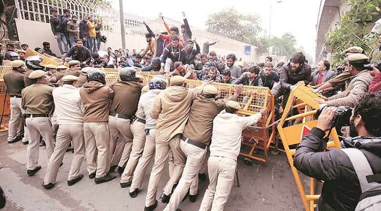 10 people with criminal background arrested over Jamia Nagar riots in Delhi, not a single bullet fired by Police