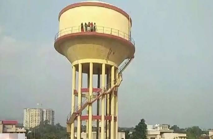 Rajasthan girls climb a water tank to protest against Gehlot govt, climb down after 2 days on CM’s request