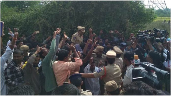People in Hyderabad have been cheering for police personnel after the encounter of the four rapists