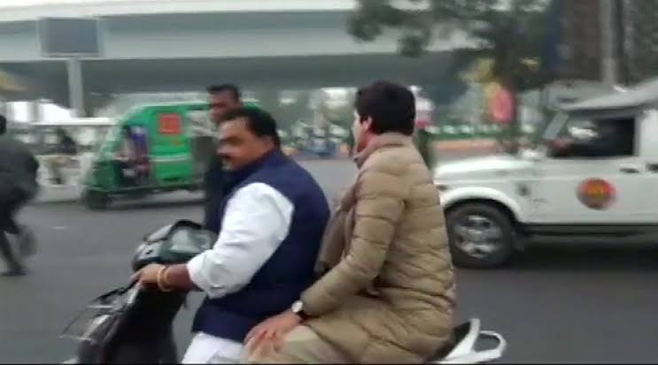 Uttar Pradesh: Congress worker who drove Priyanka Gandhi Vadra without wearing helmet challaned for Rs 6100
