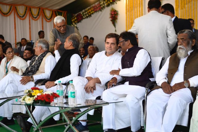 Jharkhand: Month after snubbing Uddhav Thackeray, Rahul Gandhi attends Hemant Soren’s swearing in ceremony
