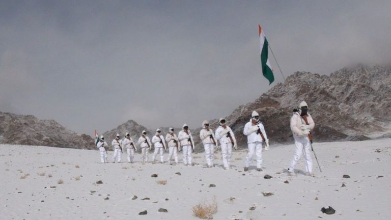 Watch: ITBP soldiers brave through knee deep snow to hoist the Indian flag on snow-capped Himalayas