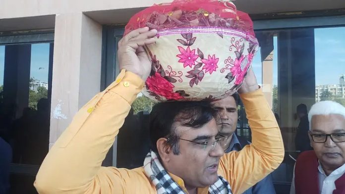 Locust basket