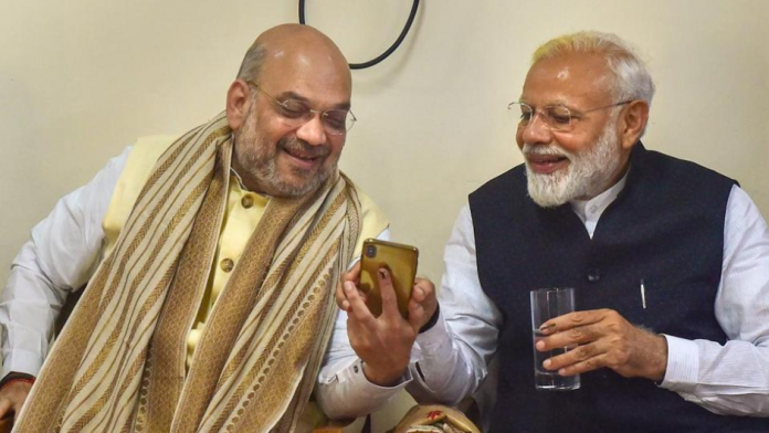 The straws that 'liberals' clutch on to: First the 'chaiwallah' RTI, and now one that asks about 'Tukde Tukde Gang'
