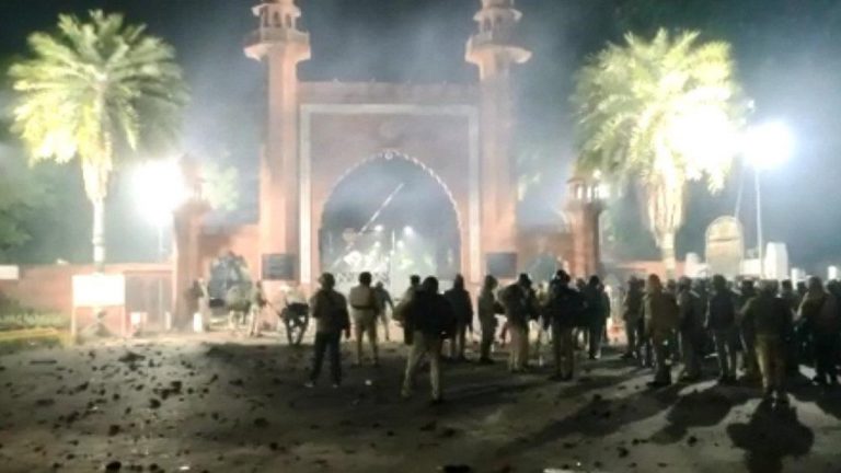 Aligarh Muslim University to file FIR against police for ‘crossing the mandate’ and entering hostel without permission
