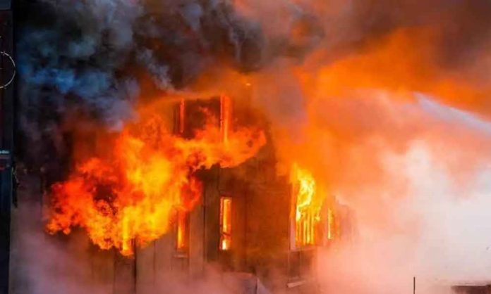 A person named Mushtaq Sheikh, allegedly a local TMC leader, has reportedly lost both his hands while making explosives in Birbhum, West Bangal