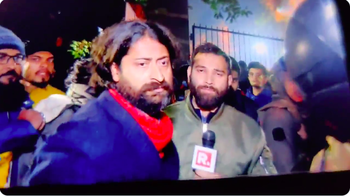 JNU violence: Ex-The Hindu journalist Abhimanyu Singh heckles, assaults Republic TV journalist Piyush Mishra in police presence
