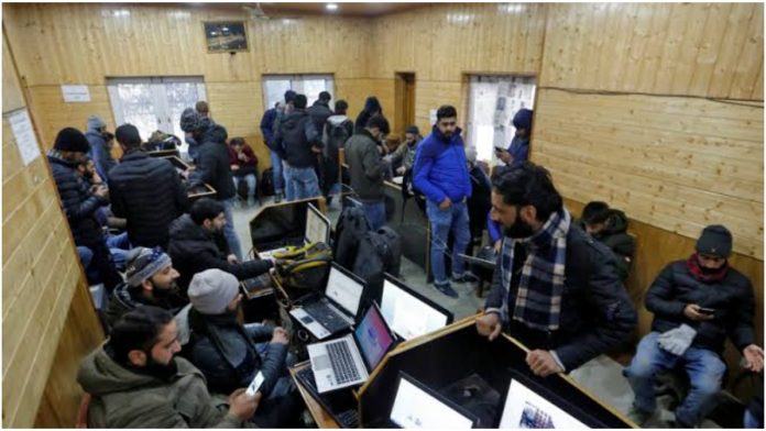 Internet partially restored in Kashmir