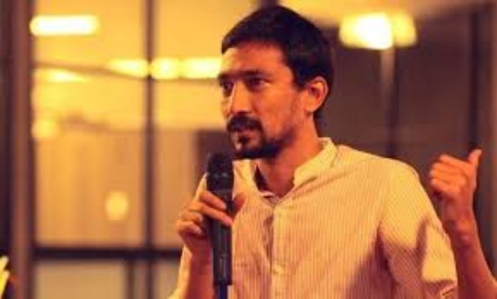 Bollywood lyricist Hussain Haidry incites violence, urges people to ‘show courage’ and beat up ‘upper caste’ Hindus with ‘chappal’