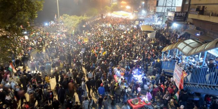 Congress candidate from Vikapuri constituency supports Shaheen Bagh protests